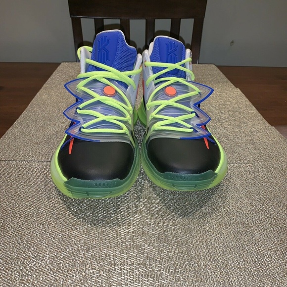 NIKE KYRIE 5 x ROKIT All Star Edition SIZE 9 MEN - Picture 2 of 8